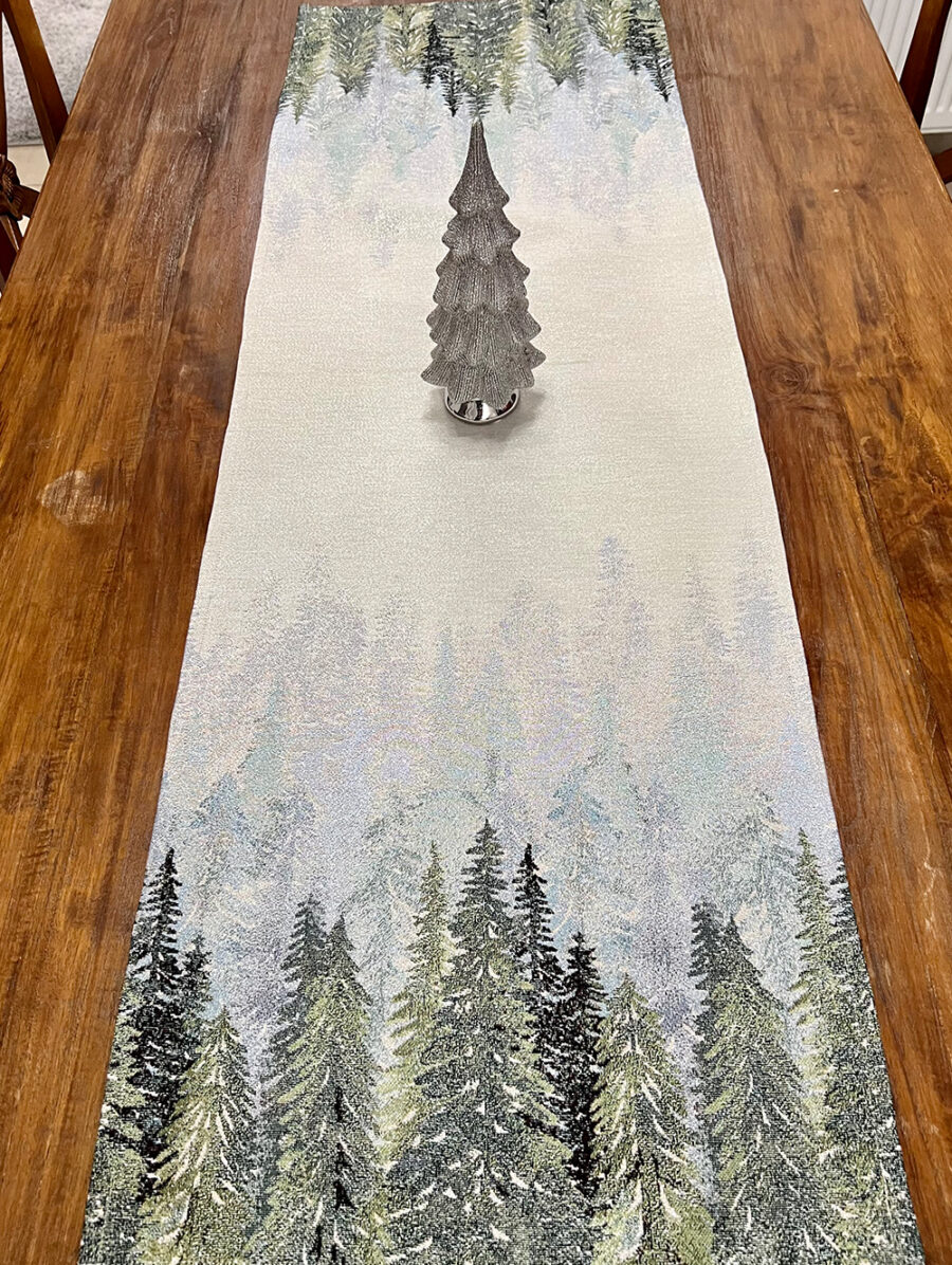 Τραβέρσα με Χιονισμένα Δέντρα